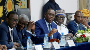 S&eacute;n&eacute;gal: premiers heurts apr&egrave;s un report &agrave; hauts risques de la pr&eacute;sidentielle