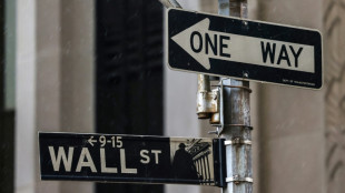Wall Street ouvre en baisse, la consolidation continue, faute de conviction