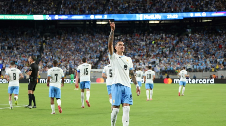 Uruguai atropela Bol&iacute;via (5-0) e encaminha vaga nas quartas da Copa Am&eacute;rica