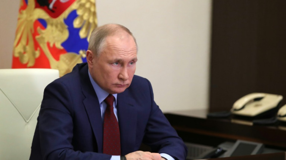 US slaps sanctions on Putin's daughters, Russia's biggest banks