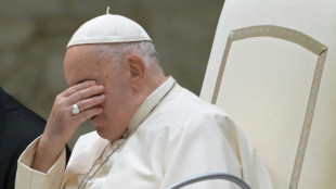Papa Francisco tem dificuldades para respirar durante audiência semanal
