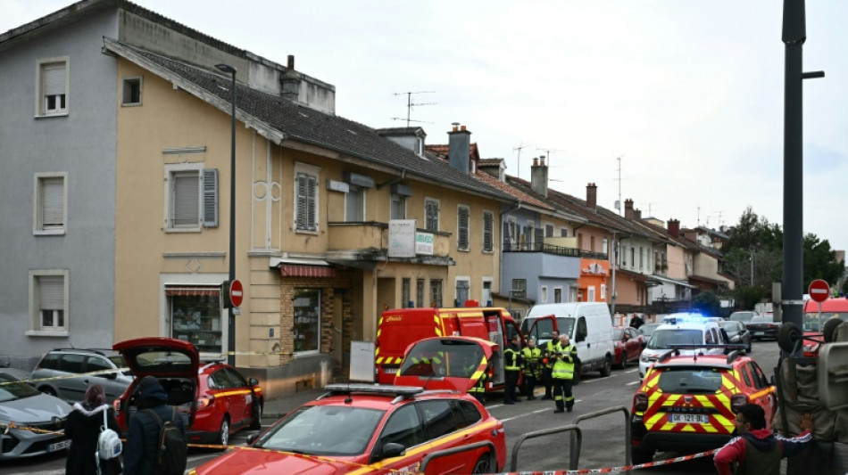 Um morto e dois policiais feridos em ataque 'terrorista' no leste da Fran&ccedil;a