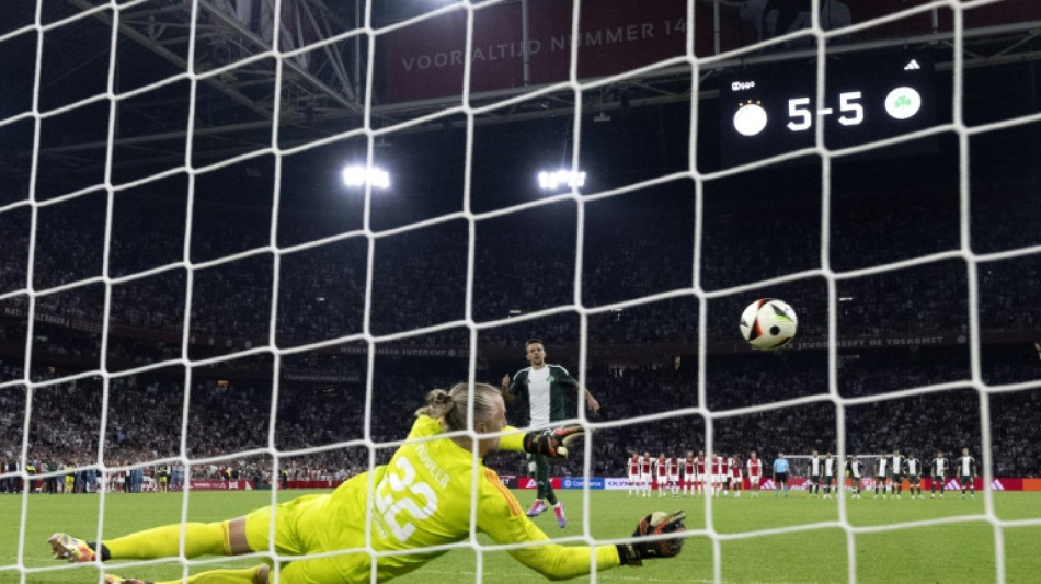 El Ajax contin&uacute;a en la Europa League tras 34 penales 