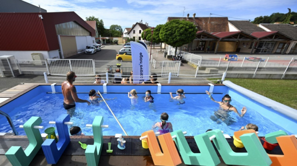Autour de Strasbourg, une piscine itin&eacute;rante pour apprivoiser l'eau