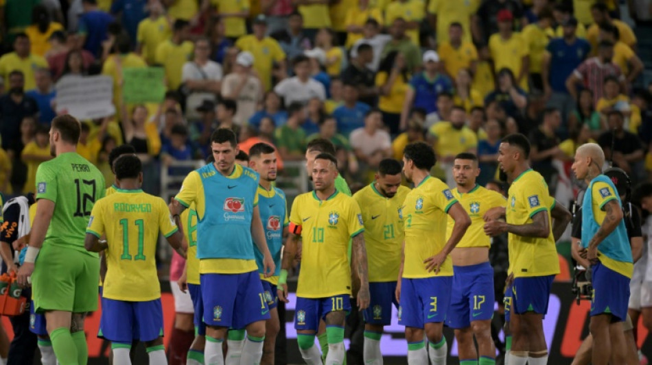 Brasil cede empate &agrave; Venezuela e deixa lideran&ccedil;a das Eliminat&oacute;rias
