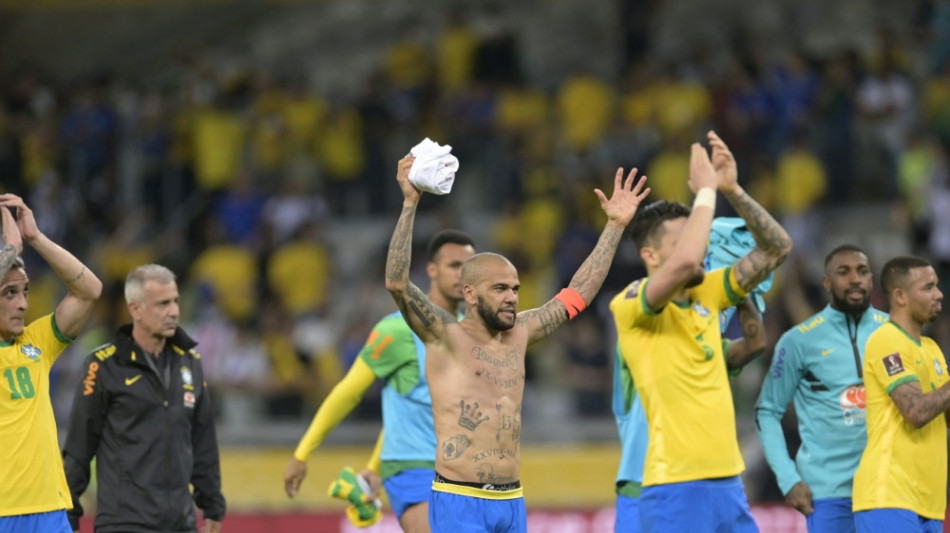 Brasilien und Argentinien marschieren, Rest stottert zur WM