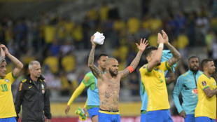 Brasilien und Argentinien marschieren, Rest stottert zur WM