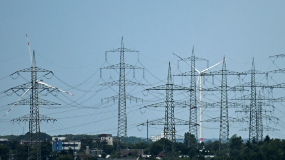 CO2-Ausstoß durch Energieproduktion deutlich gesunken - Straßenverkehr stagniert