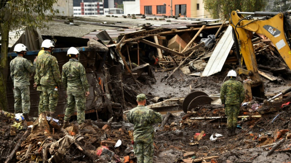 Aluvión que arrasó cancha deportiva deja 22 muertos y 20 desaparecidos en Quito