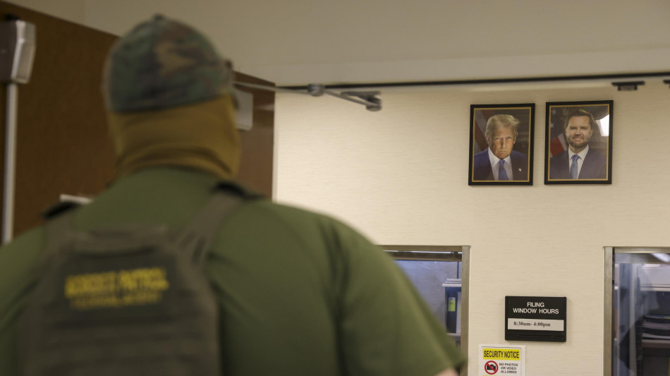 Giudice Usa vieta procedura rapida per deportazioni Trump