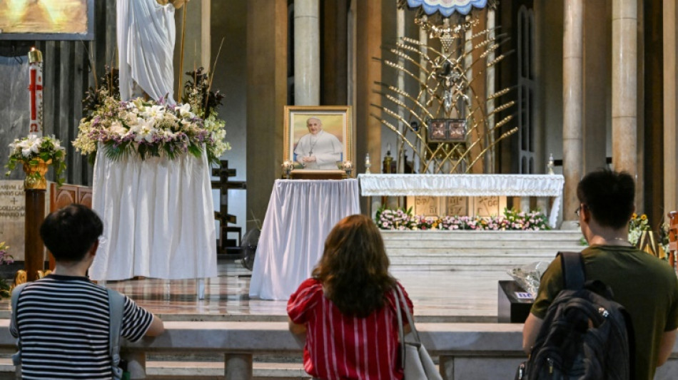 Los filipinos asimilan la muerte del papa Francisco, "la voz de Dios"