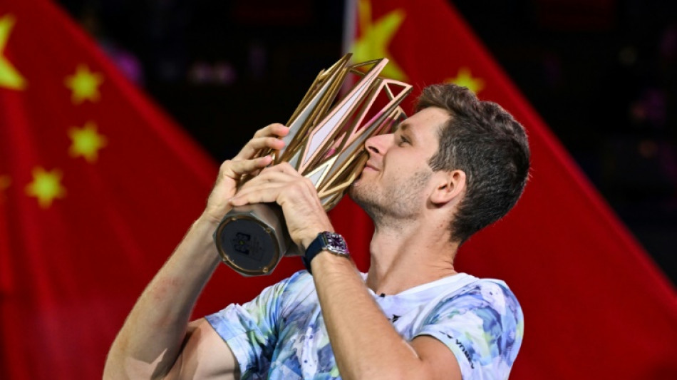 Hurkacz vence Rublev na final e &eacute; campe&atilde;o do Masters 1000 de Xangai