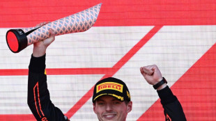 Verstappen gana en Bak&uacute; ante nuevos infortunuos de Leclerc y Ferrari