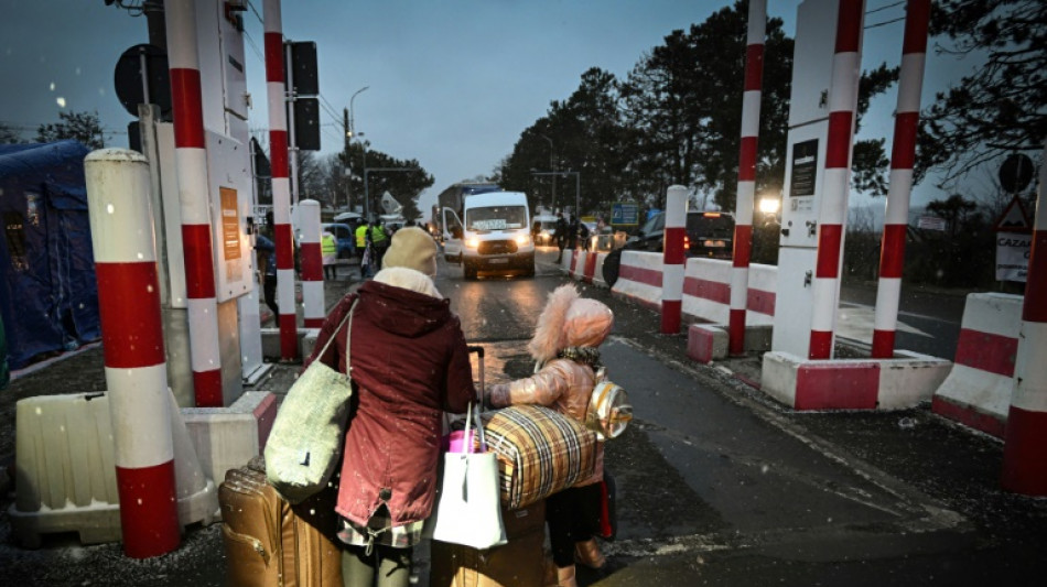 Ukraine: la Roumanie, plan B des réfugiés pour éviter le chaos à la frontière polonaise