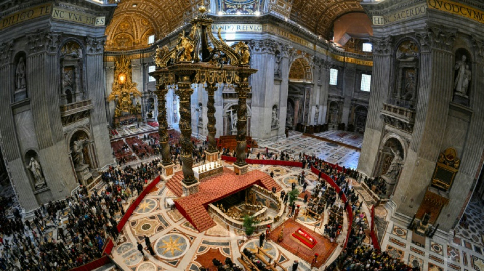 Großer Andrang auch am zweiten Tag: Zehntausende nehmen Abschied von Franziskus