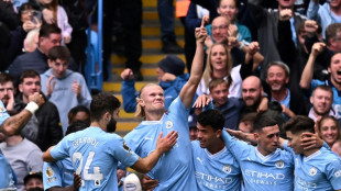 City vence Forest e se mant&eacute;m 100% no Ingl&ecirc;s; Luton consegue seu 1&ordm; ponto
