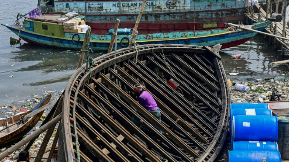 Sube a 32 el n&uacute;mero de muertos en Banglad&eacute;s tras naufragio en un r&iacute;o