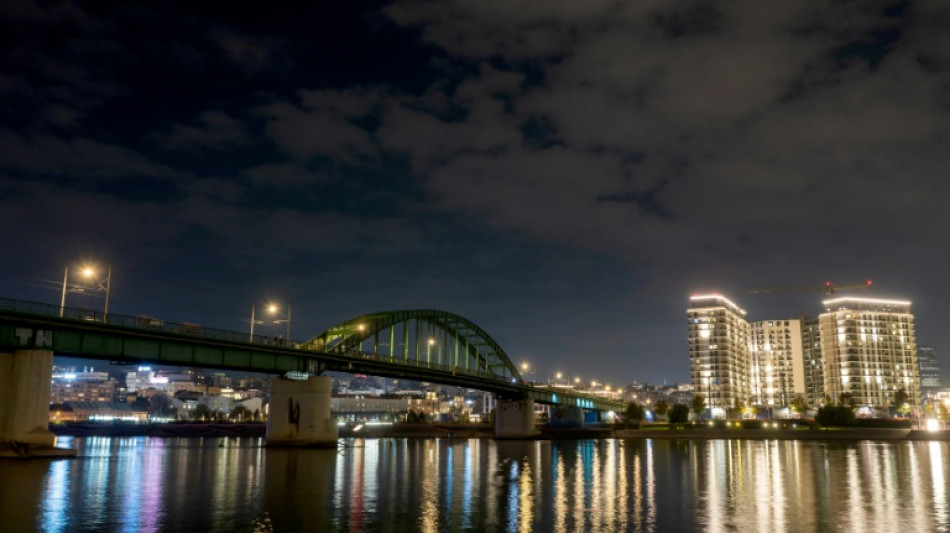 Trotz Protesten: Von Nazis gebaute "Deutsche Br&uuml;cke" in Belgrad wird abgerissen