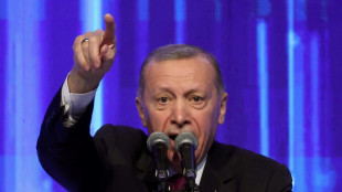 Erdogan discursa por videoconferência após cancelar agenda devido a doença
