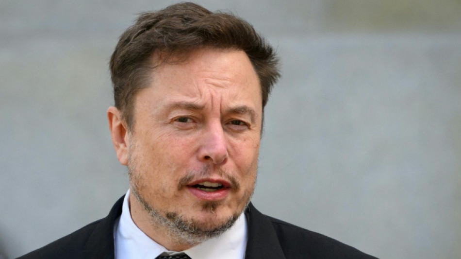 Musk considera impor taxa mensal a usu&aacute;rios da rede social X 