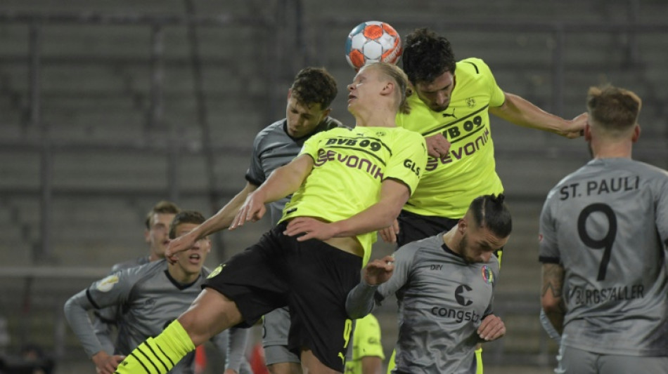 Coupe d'Allemagne: Dortmund pi&eacute;g&eacute; par le club de D2 de St Pauli