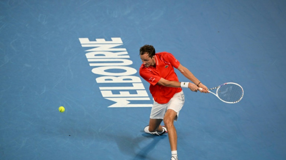 Medvedev demolishes Giron to signal Australian Open intent 