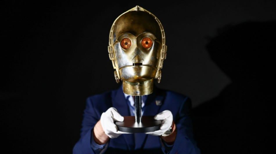 'Jaws' harpoon gun and 'Star Wars' treasures lead LA film and TV auction