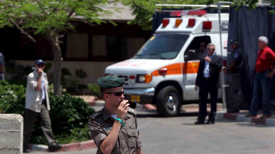 Soccorsi, 65 feriti nell'attacco all'Iran, 6 sono gravi