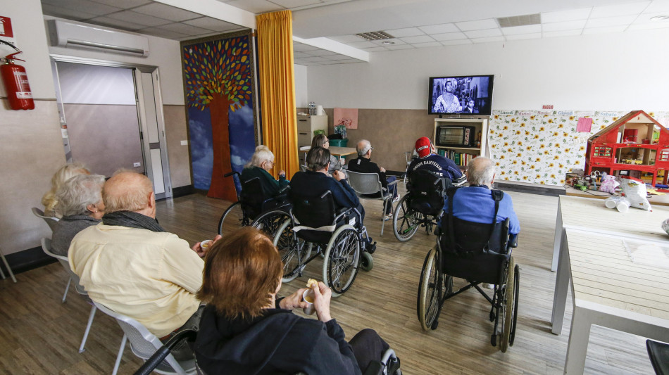 Sindacati, 'arrivare a contratto unico per lavoratori Rsa'