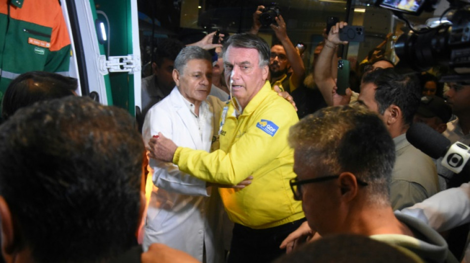An Bauchschmerzen leidender Bolsonaro in Klinik in Brasília verlegt
