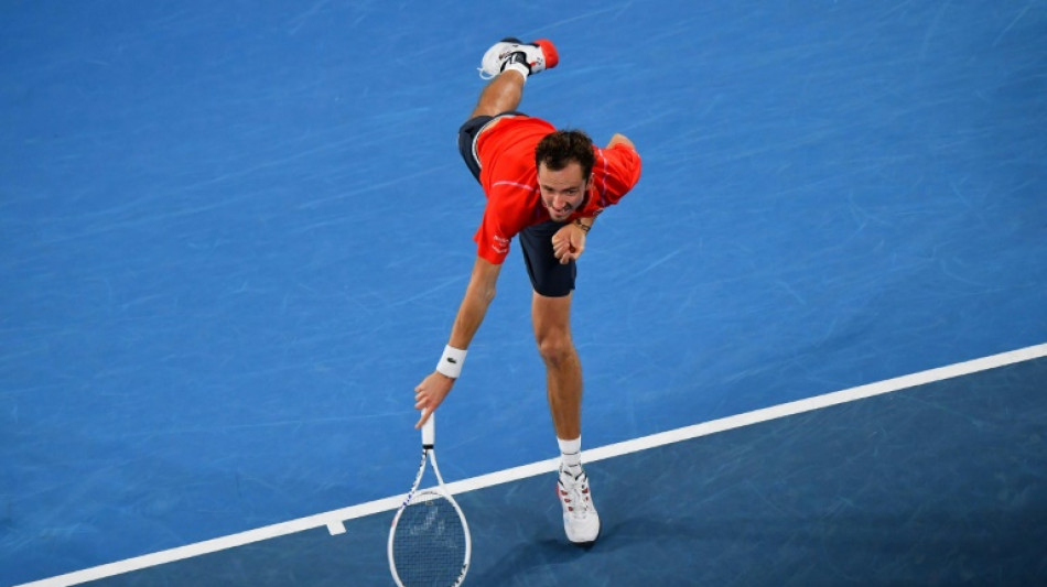Red-hot Medvedev keeps Australian Open title dreams alive  