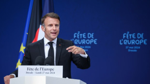 Europa debe pensar en su propia "defensa y seguridad" ante la amenaza rusa, afirma Macron
