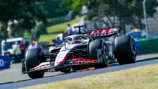 Haas mant&eacute;m Magnussen e H&uuml;lkenberg para temporada 2024