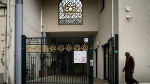 Autoridades investigam queima de exemplar do Cor&atilde;o em mesquita na Fran&ccedil;a