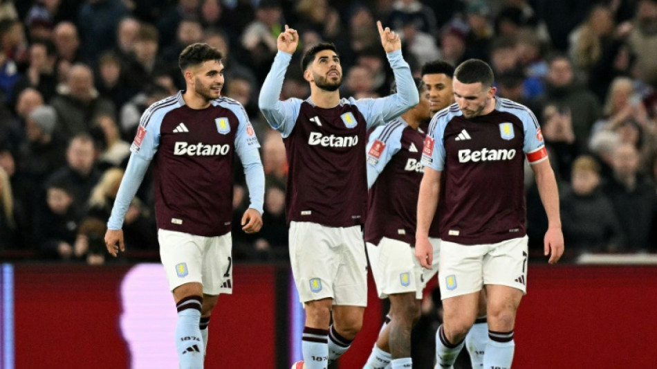 Aston Villa volta a vencer Brugge (3-0) e avan&ccedil;a &agrave;s quartas da Champions