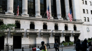 Walll Street en ordre dispers&eacute;, mais r&eacute;siste &agrave; la chute de Meta