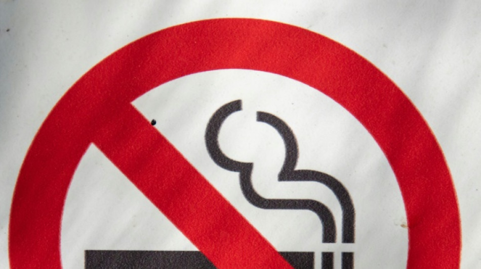 México prohíbe fumar en playas, parques y otros espacios públicos