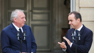 Lecornu promet des "ruptures" et re&ccedil;oit &agrave; tour de bras &agrave; Matignon