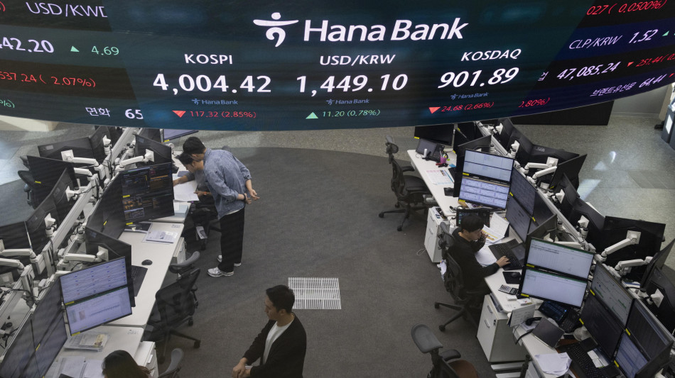 Borsa: l'Asia chiude in calo, pesano i dubbi su tecnologia