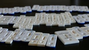 Amts&auml;rzte warnen vor schneller Aufhebung aller Corona-Eind&auml;mmungsma&szlig;nahmen