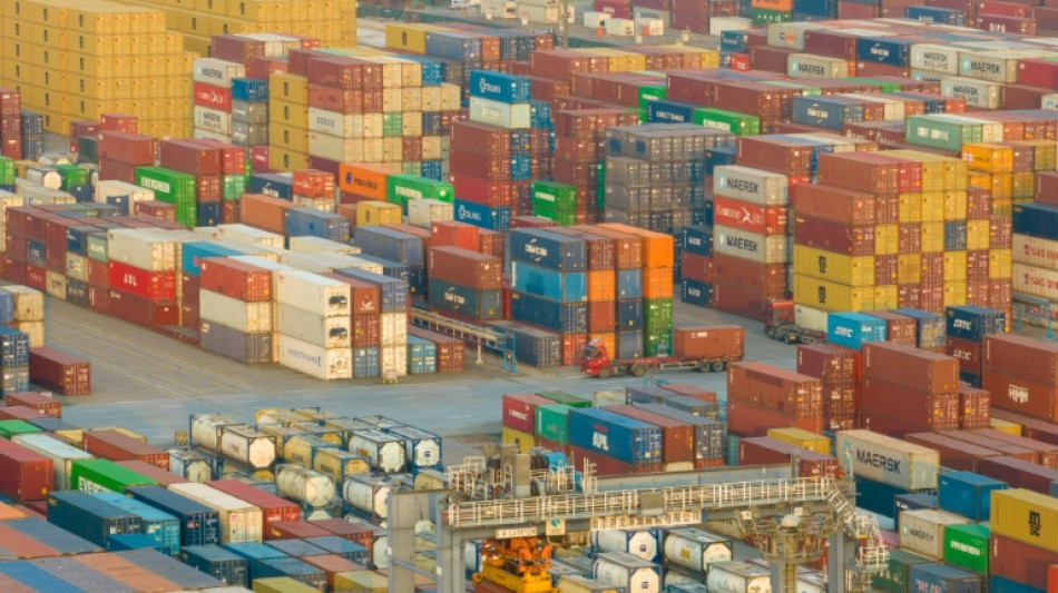 Les exportations de la Chine plongent, une premi&egrave;re depuis f&eacute;vrier