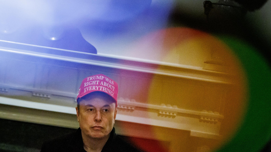 Musk, risparmi per 150 miliardi da taglio sprechi e frodi