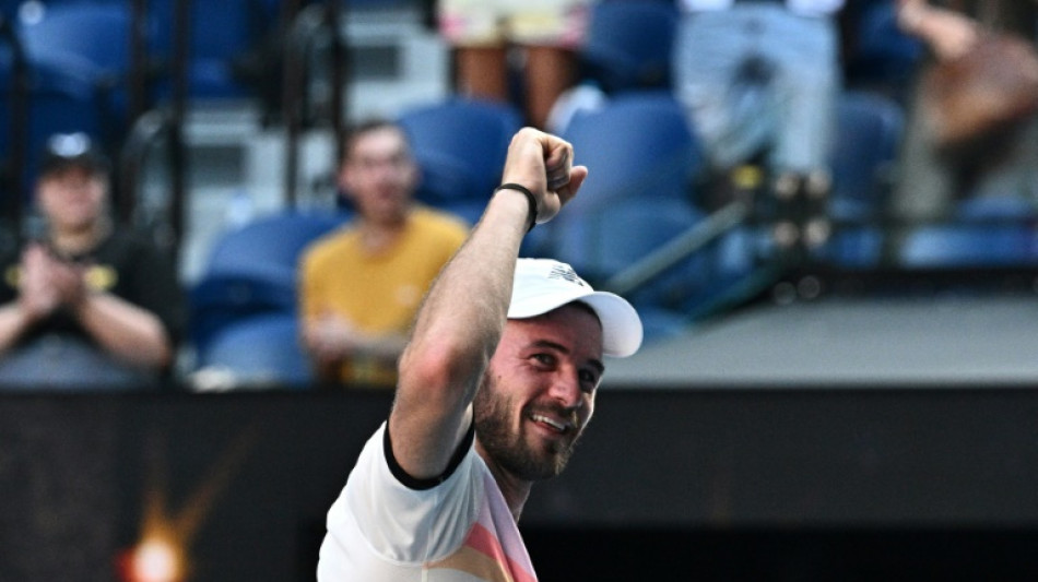 Paul ends Shelton fairytale to reach Australian Open semi-finals