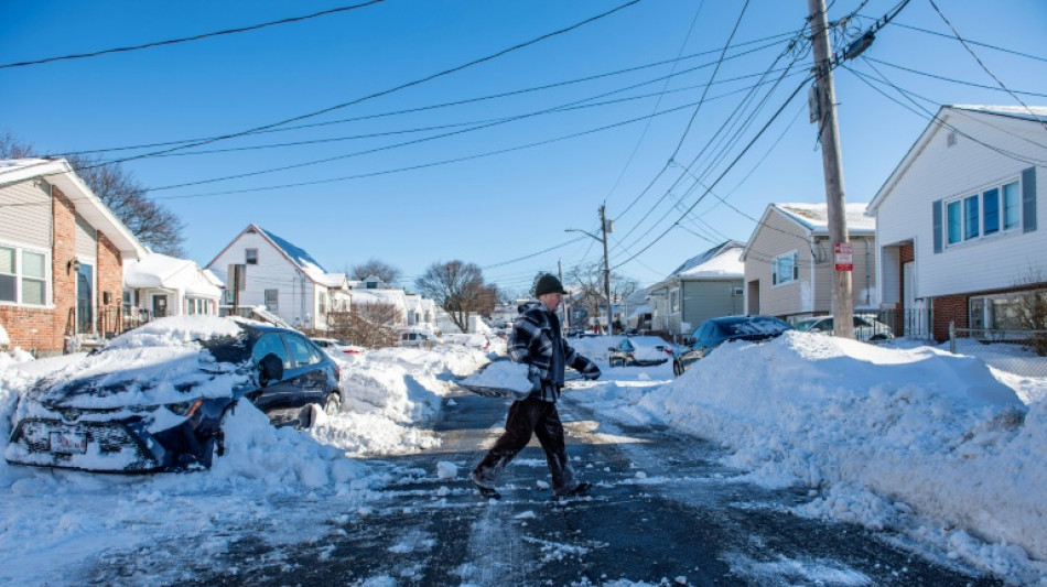 Cortes de energ&iacute;a y escuelas cerradas en el noreste de EEUU tras una fuerte tormenta de nieve