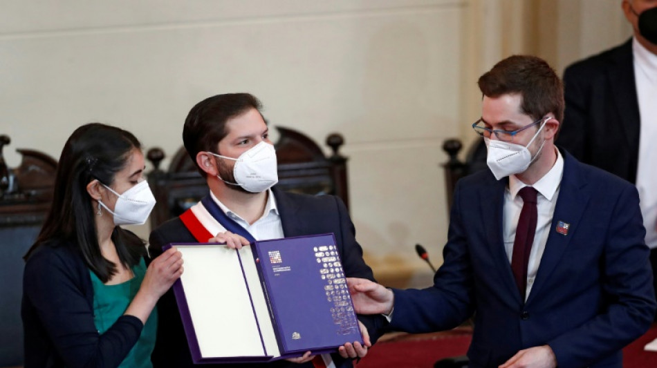Constitution au Chili: le projet final remis au pr&eacute;sident, r&eacute;f&eacute;rendum en septembre