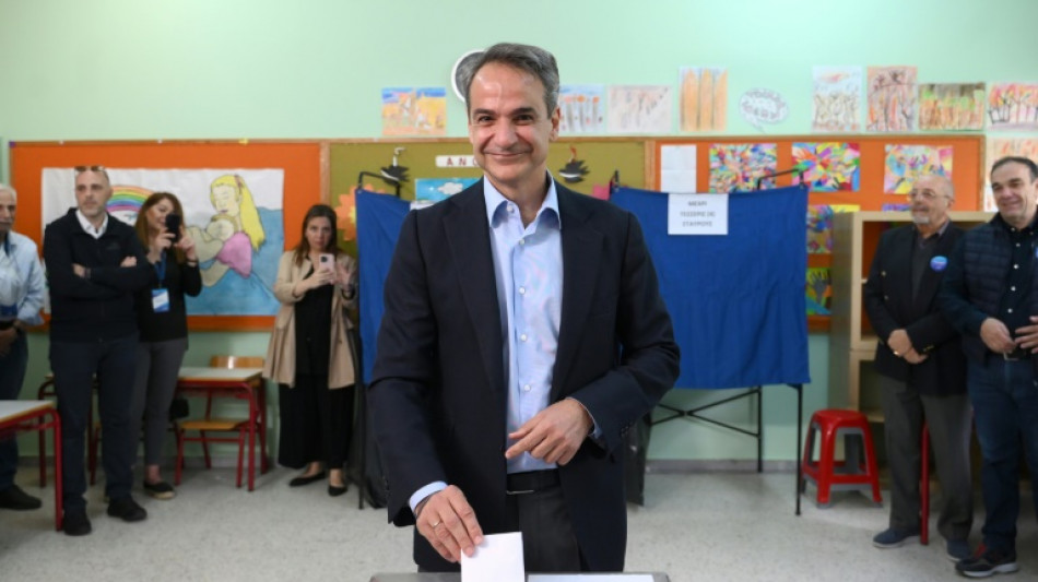 Greece votes, PM urges 'stronger' nation