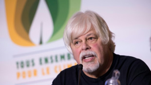 Ativista contra a ca&ccedil;a de baleias Paul Watson &eacute; preso na Groenl&acirc;ndia