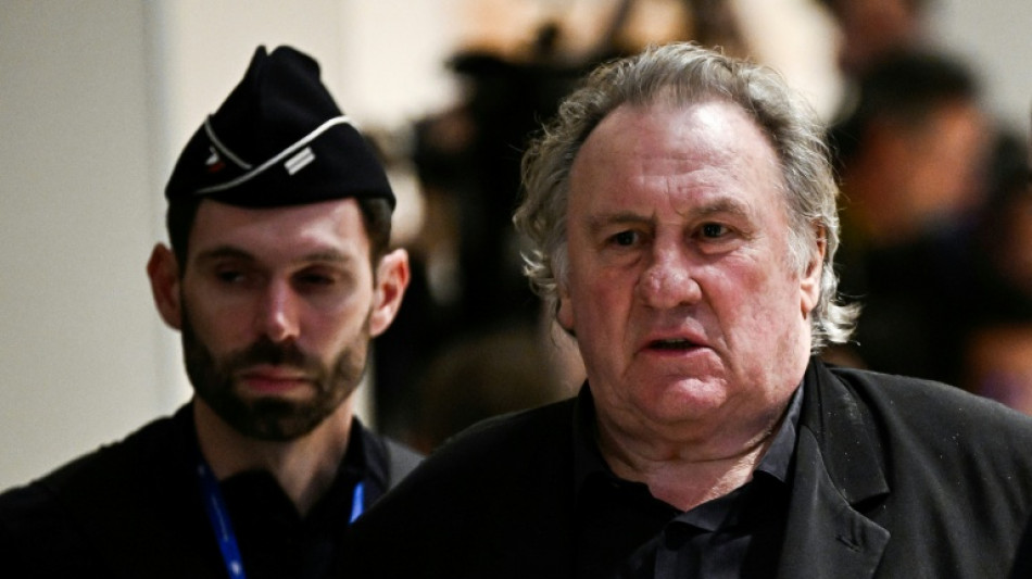 Depardieu denuncia reportagem de televis&atilde;o francesa que precipitou sua queda
