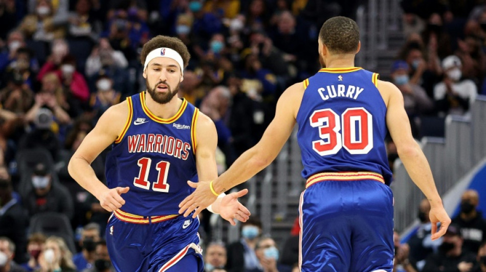 Curry y Thompson afinan la punter&iacute;a a costa de los Pistons 