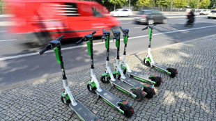 Betrunkener fährt mit E-Scooter in Schlangenlinien über Autobahn in Bremen